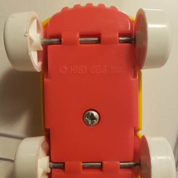 1981 CBS INC. YELLOW and RED CAR WHITE WHEELS - SESAME STREET TOY - TRUE VINTAGE - Picture 8 of 11